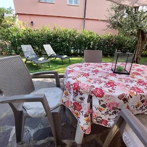 Oasi Verde Lago Apartment