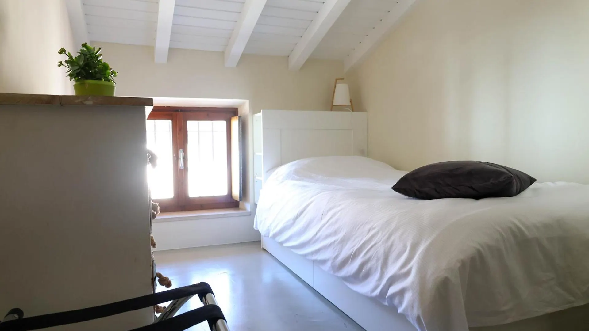 Ferienwohnung La Terrazza Sui Tetti Desenzano del Garda Apartment