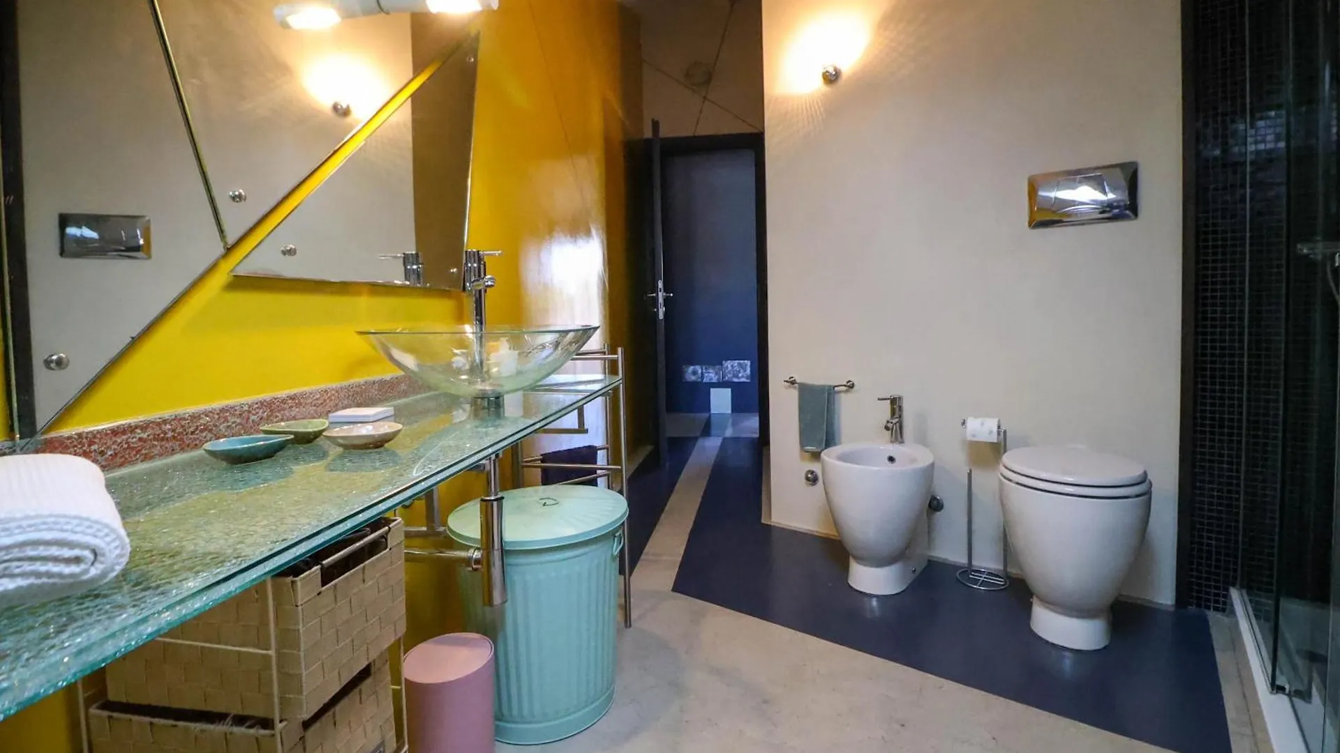 Apartment Ferienwohnung La Terrazza Sui Tetti Desenzano del Garda Italien