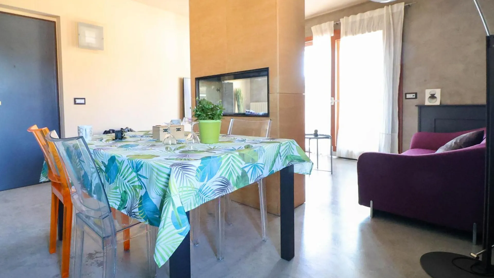 Ferienwohnung La Terrazza Sui Tetti Desenzano del Garda Italien