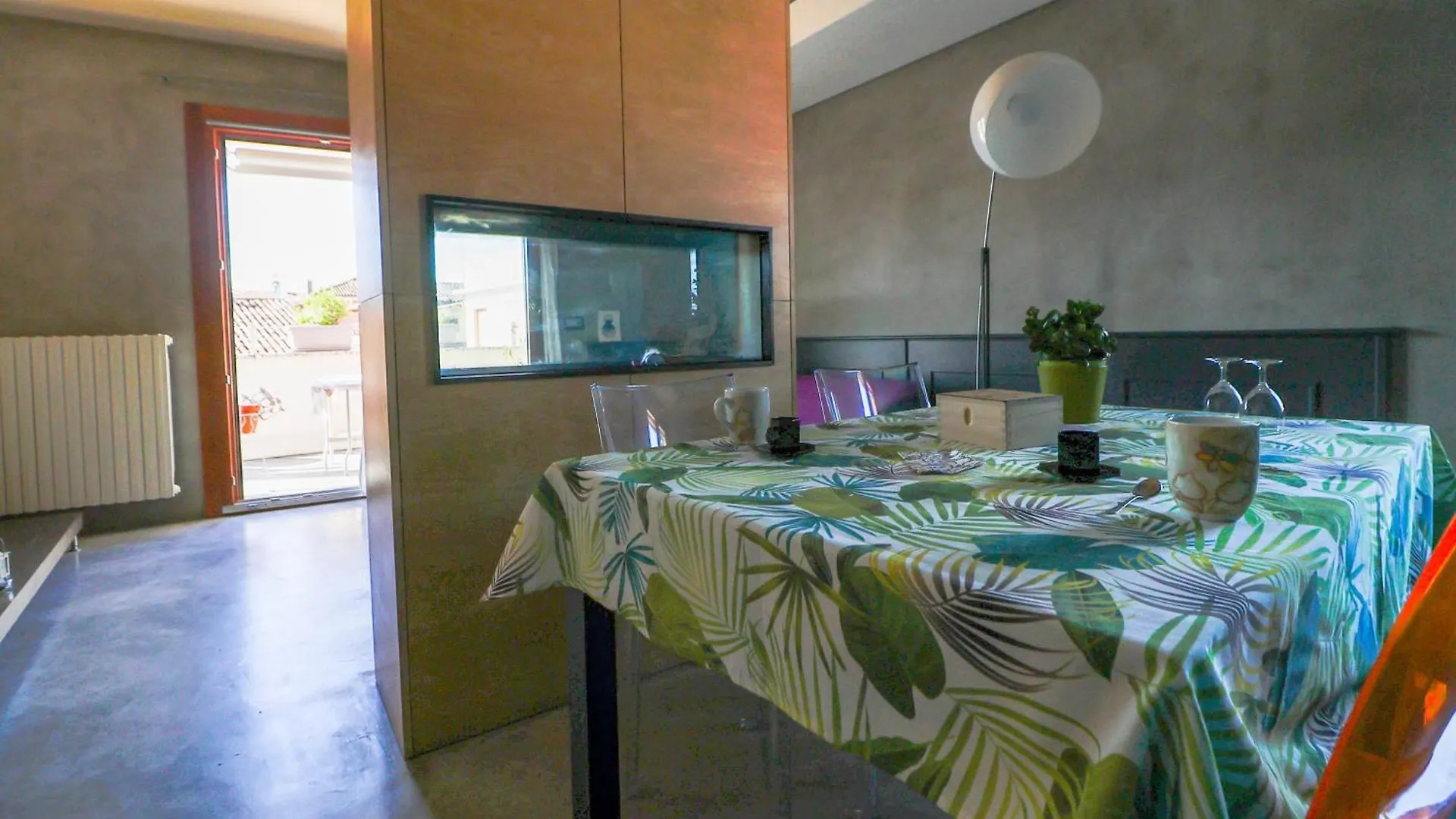 Apartment Ferienwohnung La Terrazza Sui Tetti Desenzano del Garda